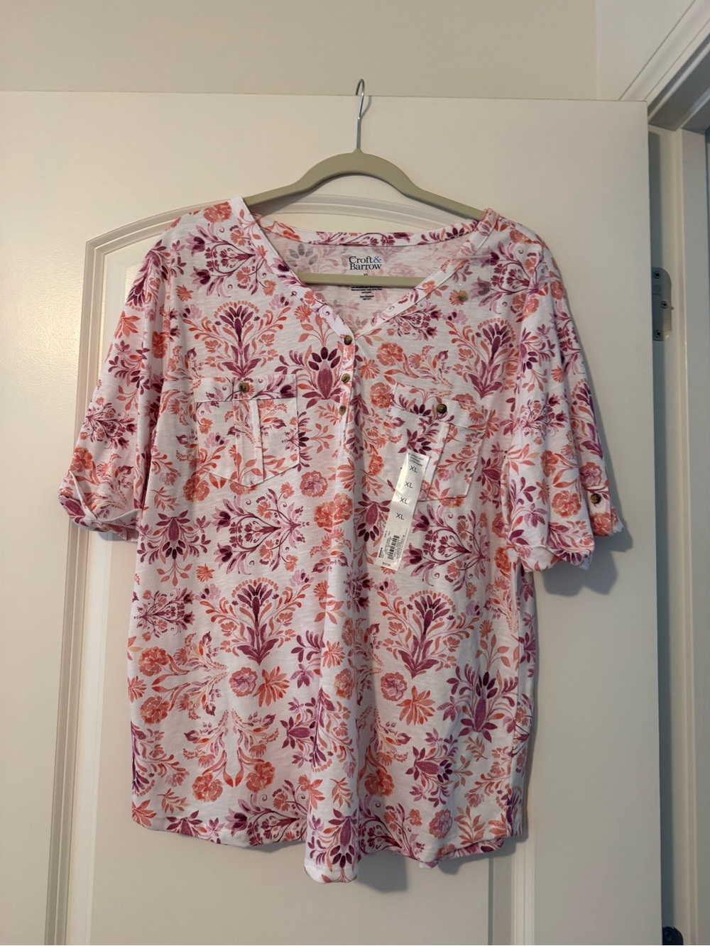 NWT croft & barrow White Short-Sleeve Henley with Pink and Coral Floral Motif